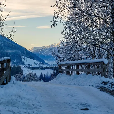 Chalet On The Slopes Piesendorf